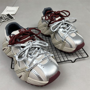 Baskets bicolores pour femme, nouvelles chaussures à talons hauts populaires pour l'automne 2026, polyvalentes, rehaussantes et à semelle épaisse - Product Image 1