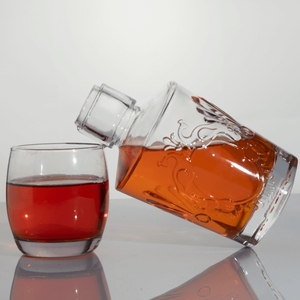 Botellas de vidrio al mejor <span class=keywords><strong>precio</strong></span> Botella de licor con patrones de alivio exquisitos <span class=keywords><strong>Tequila</strong></span> Whisky Brandy Vodka RUM JIN 500ml - Product Image 5