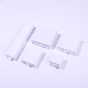 Boîte à bijoux coulissante de luxe légère avec logo personnalisé, très vendue, noire, pour rangement de colliers et emballage de bijoux - Product Image 2