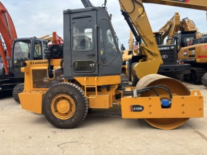 Compacteur routier LiuGong 6106E d'occasion en bon état, haute qualité, efficace et fiable, vente à prix réduit, liquidation - Product Image 3
