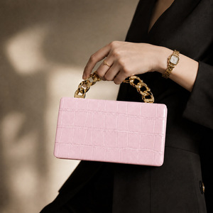 Pochette de soirée vintage en PU uni pour femme avec chaîne dorée, fermeture à clip, capacité 1-1,9L, sac à main de luxe pour mariage et fête, mode élégante - Product Image 2