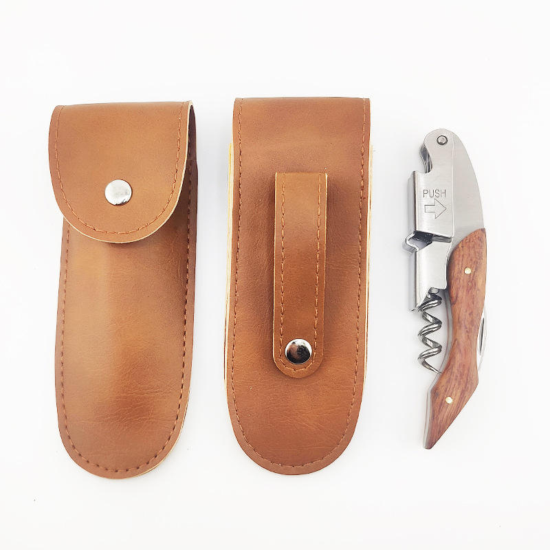 Étui en cuir marron avec boucle arrière