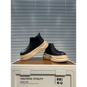 Chaussures pour hommes décontractées et polyvalentes à semelle épaisse, rehaussantes, pour le commerce transfrontalier et la vente au détail. - Product Image 1