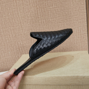 Chaussons en cuir tissés à la main pour hommes, demi-pantalon à semelle souple, style décontracté tendance, confortables pour les pieds, peuvent être portés - Product Image 3