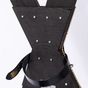 Cadre de retenue en <span class=keywords><strong>bois</strong></span> pour bondage BDSM, modèle Croix de Saint-Antoine, avec menottes en cuir réglables, support de position SM pour adultes et base détachable - Product Image 4