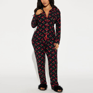 Pyjamas en flanelle et peignoir assorti pour les nuits d'hiver froides, avec motifs à carreaux et chaleur douillette - Product Image 3