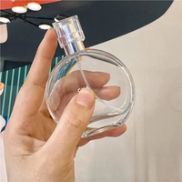 Flacon de parfum rectangulaire en verre de luxe avec logo personnalisé, pulvérisateur à pompe et diffuseur à bâtonnets 50 ml, sérigraphié