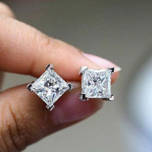 Orecchini a perno quadrati a quattro punte da donna, tono argento, accessori minimalisti per l'uso quotidiano - Product Image 4