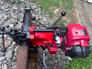 เครื่องเจาะรางรถไฟแบบพกพาที่ใช้น้ำมันเบนซินสำหรับการบำรุงรักษารางรถไฟ - Product Image 5