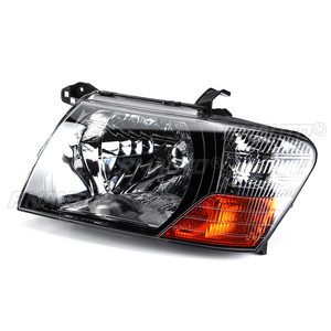 Conjunto de Faros Delanteros para Automóvil Mitsubishi Pajero Montero 2000-2006 con Bombillas LED, Lentes de PC Negras, Izquierdo y Derecho - Product Image 3