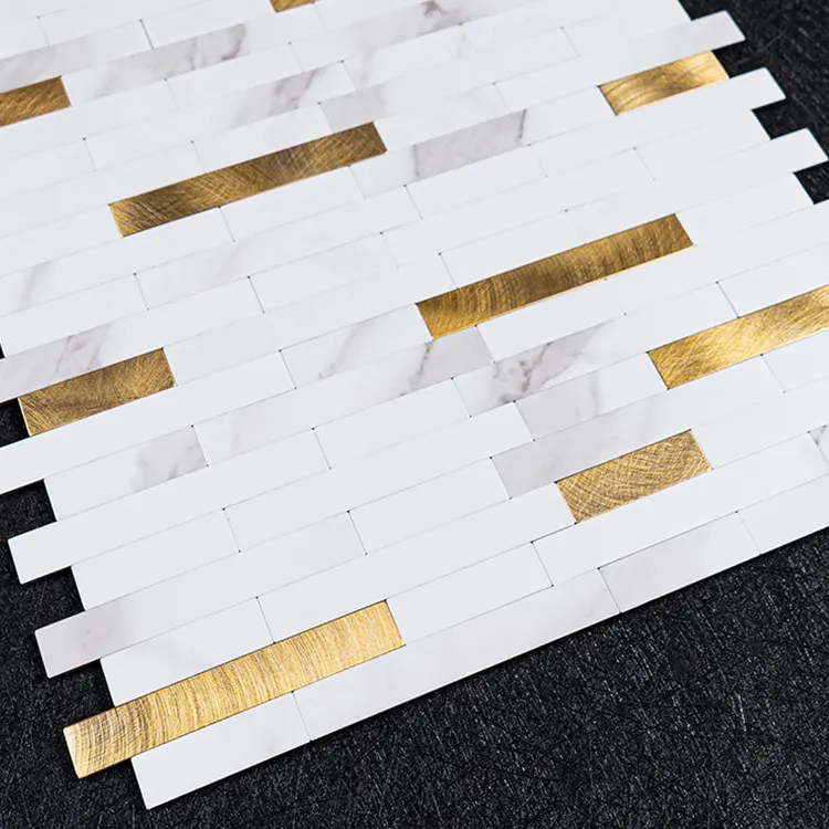 2023 vendita calda decorare rettangolo di casa bianco e oro Mix buccia e bastone tessere mosaico per parete Backsplash