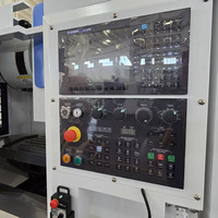 Centre d'usinage vertical CNC 3 axes haute précision VMC855 avec broche BT40 et commande GSK pour le traitement des pièces métalliques