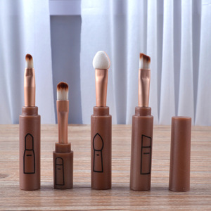 Juego de 4 Brochas de Maquillaje de Pelo Sintético 7233 para Rostro, Incluye Brochas para Cejas, Sombra de Ojos, Delineador de Ojos y Brillo Labial con Mango de Plástico - Product Image 4
