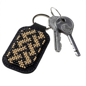 Llaveros Artesanales con Cuentas y Bordados a Precios Accesibles, Hermosos Adornos para Bolsos para Mujeres, Niñas, Regalos y Ocasiones Especiales - Product Image 1