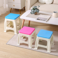 Meubles de salon pouf en plastique coloré de haute qualité chaise en plastique pour enfants tabourets en plastique hauts empilables portables