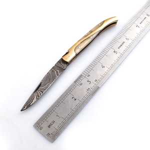 Couteau de poche pliable 2025 forgé à la main, tranchant, avec gravure, lame en acier Damas, manche en bois - Product Image 2