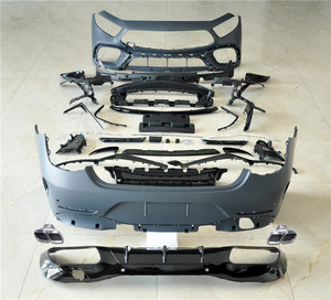 Kit carrosserie style GT63 amélioré pour Mercedes-Benz CLS, état neuf, comprenant pare-chocs, jupes latérales, diffuseur, extensions d'ailes et échappement - Product Image 2