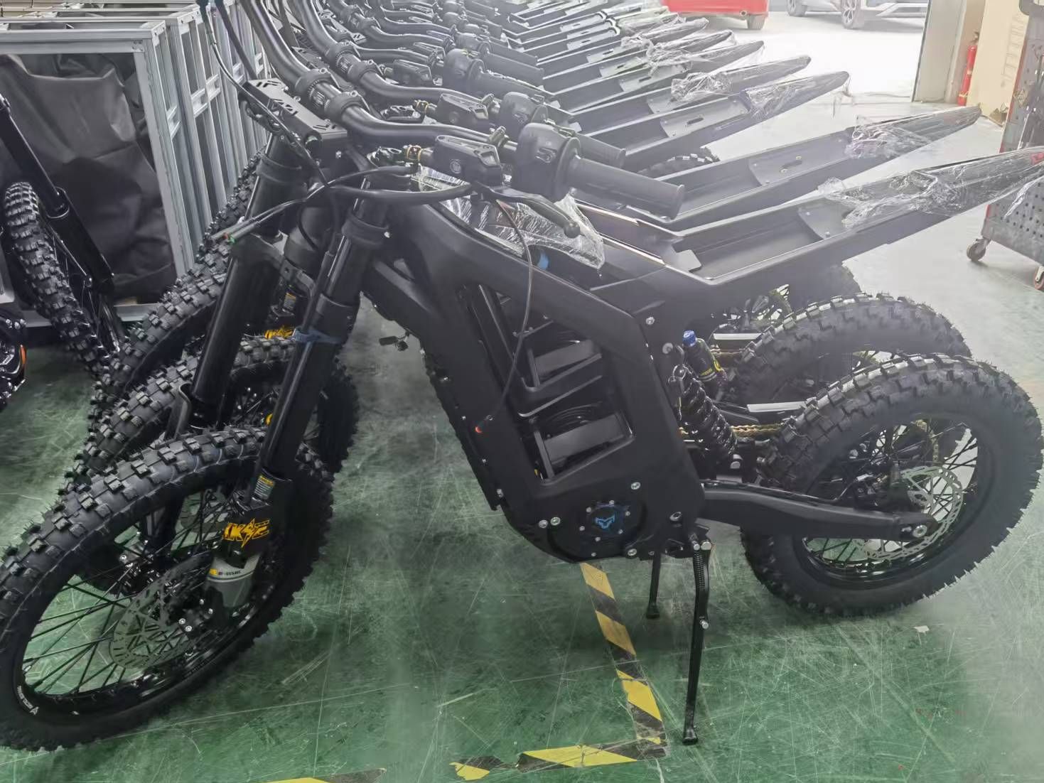 โช้คหน้าสีดำ