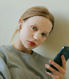 Masque Nettoyant Exfoliant MAGIC MOON LIGHT PEELING CLEANSING MASK Mousse Nettoyante en Profondeur pour Peaux Grasses - Product Image 5