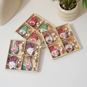 Gnome <span class=keywords><strong>scandinave</strong></span> ornements boîte en bois arbre de Noël décor suspendu vert rose chapeau motifs avec pois Plaid Noël - Product Image 4