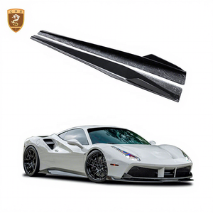 Jupes latérales en fibre de carbone style Vors pour 488 FER167, kit carrosserie latérale aérodynamique léger, jupes latérales de course en fibre de carbone style Vors - Product Image 1