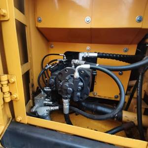 Excavatrices d'occasion de haute qualité Hyundai R150LC-9S 14 tonnes avec prix avantageux et faible nombre d'heures de travail et Hyundai220-7 - Product Image 5