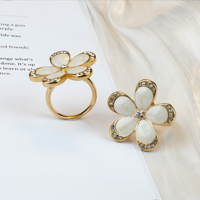 Cincin Baja Tahan Karat Desain Bunga Wangi Cangkang Perhiasan 24K Fashion Wanita Gaya Klasik Hadiah Pesta Godaan Peri Manis