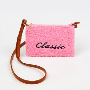 Bolsa de cosméticos bordada con letras de felpa, bandolera, bolsa pequeña rosa, bolsa organizadora de almacenamiento de maquillaje de <span class=keywords><strong>hombro</strong></span> personalizada de fábrica para mujer - Product Image 1