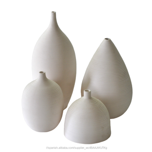 JIA SHUN moderno blanco mate onda ranura chino cerámica jarrón de flores para la decoración del hogar - Product Image 1
