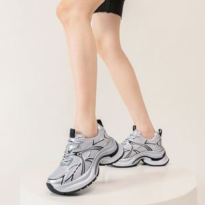 Chaussures de sport décontractées à semelle épaisse et amortissante, rehaussantes, respirantes, en maille, pour la course et la marche, vente en gros à bas prix - Product Image 2