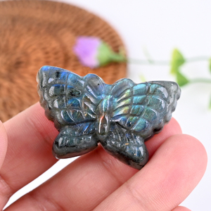 Vente en gros de sculptures en cristal de labradorite faites à la main de haute qualité, motifs papillon, hippocampe, fée, crânes, style amour, décoration intérieure CHUSE - Product Image 2