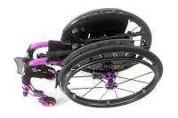 Fauteuil roulant sport pliable en alliage d'aluminium et de magnésium 8801 à dégagement rapide, personnalisé avec protection en fibre de carbone pour adultes