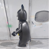 Escultura de Resina de Batman Grande Personalizada de Fábrica con Luz LED, Forma Personalizada para Decoración del Hogar y Exhibición de Personajes de TV/Cine