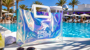 Bolsa de Mano de PVC Holográfica Eagle Gift con Logotipo, Uso Diario Informal, Unisex, Impermeable, Diseño Moderno, Dos Asas - Product Image 4