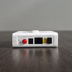 Passerelle FTTH ZC-501 GPON ONT avec 1 port GE |   Passerelle résidentielle avec fonction de routage |   GPON ONU pour SOHO/FTTB |   Conforme à la norme ITU-T G.984 - Product Image 1