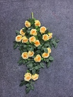 Großhandel Hängende Blumen Künstliche Rosengirlande Seidenrosen Blumen für Hochzeitsdekoration