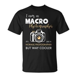 Camiseta Macro Photographer de algodón negro, unisex, cuello redondo, manga corta, diseño gráfico para entusiastas de la fotografía - Product Image 1