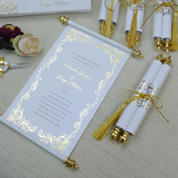 Invitation de mariage de luxe en forme de parchemin avec dorure à chaud, papeterie de mariage personnalisée de style médiéval, invitation élégante en forme de parchemin de conte de fées