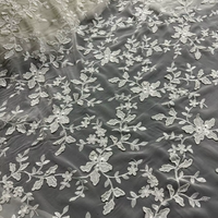 Tissu en Georgette de Chiffon Non Tissé 100% Polyester Biologique et Respirant Brodé Blanc Naturel pour la Mode de Mariage Féminine
