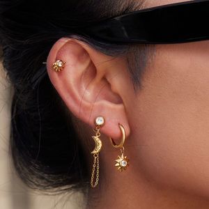 Boucles d'oreilles plaquées or, silencieuses et élégantes, avec pampilles en zircon soleil et lune, ensemble de bijoux pour femmes, 3 pièces - Product Image 5