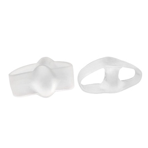 Semelle intérieure 99 séparateurs de petits orteils à deux trous séparateurs de <span class=keywords><strong>redresseur</strong></span> d'orteils doux SEBS Oem Odm Correction personnalisée - Product Image 3