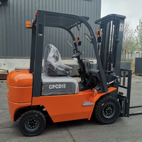 Chariot élévateur diesel compact mini 1,5 tonne pour l'industrie légère, machine de stockage de palettes en intérieur