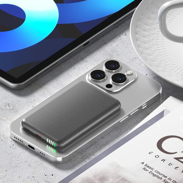 Illuminated Logo Power Bank 10000mAh 5W Wireless Output Magnetic Wireless Charger With Digital Display