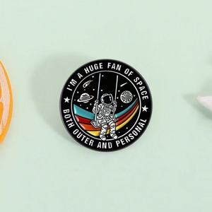 Broche de Astronauta de Ciencia Ficción Personalizado, Aleación de Zinc, Chapado en Níquel Negro, para Regalo de Graduación, Joyería - Product Image 1