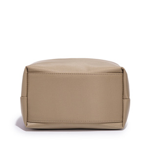 Nuova Borsa Pranzo 2025 Impermeabile in Nylon Pieghevole Leggera con Due Cinghie e <span class=keywords><strong>Tracolla</strong></span> Regolabile, Borsa a Mano da Pendolare, Borsa a Spalla da Donna - Product Image 3