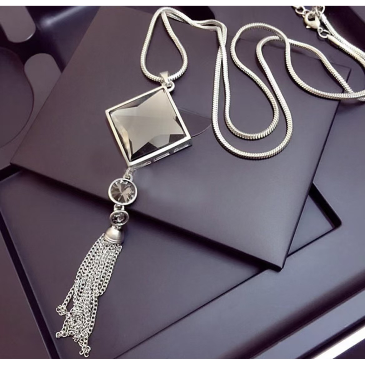 017 Square Tassel