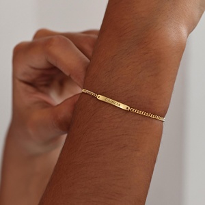 Bracelet personnalisé anti-corrosion en acier inoxydable avec nom gravé, mini chaîne brossée, cadeau transfrontalier - Product Image 3