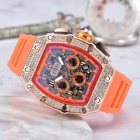 2026 nouvelle montre à Quartz incrustée de diamants à tête de fantôme de coupe américaine européenne pour hommes à la mode en forme de baril charme de montre à Six broches