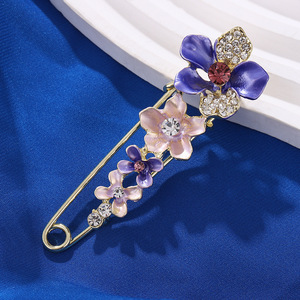 Broche de flor de aleación de zinc 8x1.5cm con engaste de garra, accesorio decorativo para fiesta, hebilla para pañuelo, broche para abrigo - Product Image 3