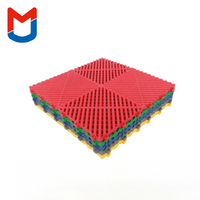 Dalles de sol modulaires en plastique pour garage intérieur, multicolores, résistantes aux chocs, antidérapantes et à emboîtement.